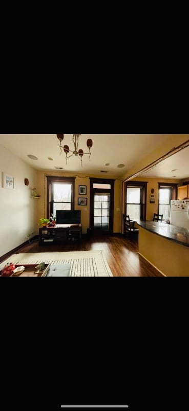 Building Photo - 2120 W Warner Ave