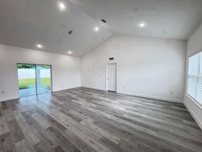 Building Photo - 13376 SW 49th Ave