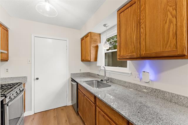 Building Photo - 929 Meadow Mead Dr