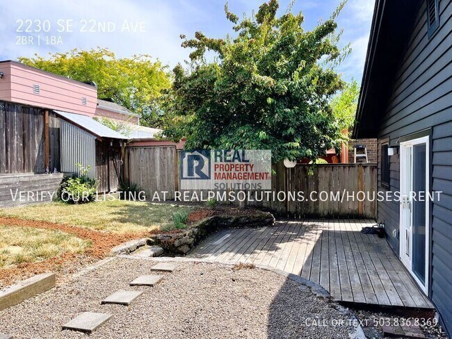 Building Photo - 2230 SE 22nd Ave