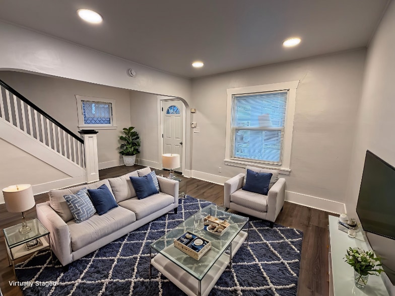 Primary Photo - 100 Merrimac St