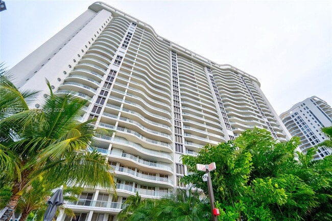 Building Photo - 7000 Island Blvd