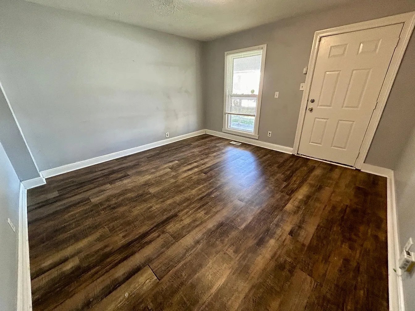 Building Photo - 2051 Dollarhide Rd