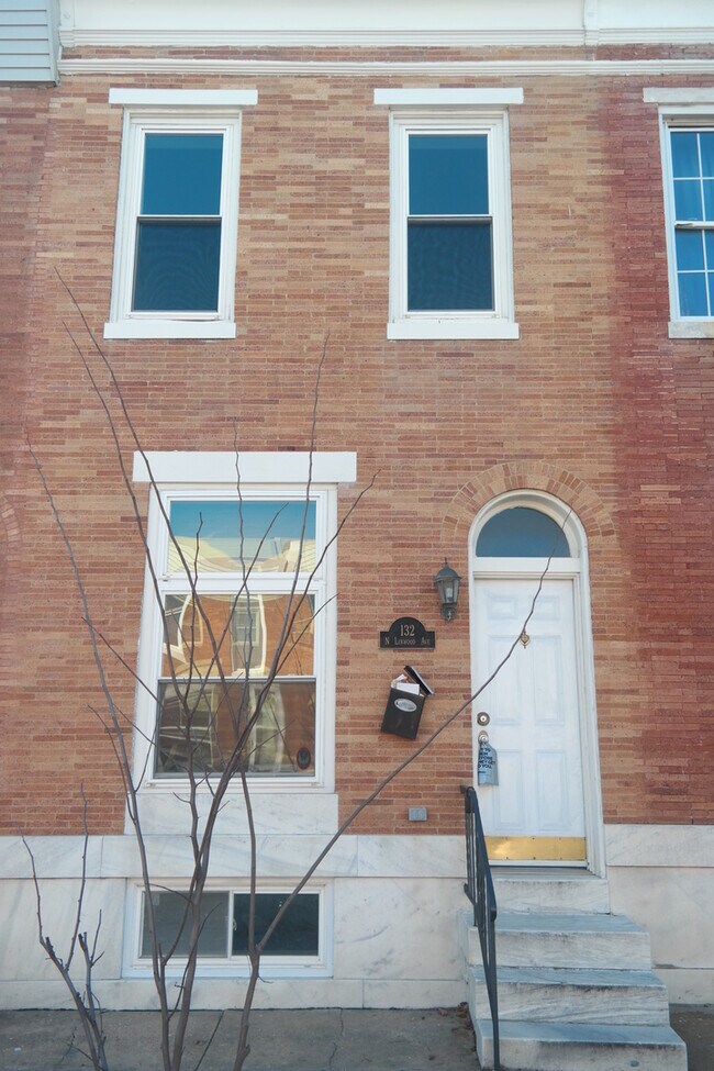Building Photo - Charming 2 Bedroom/2.5 Bathroom Townhome in Linwood/Patterson Park, MD!