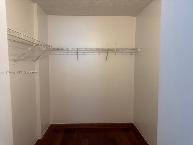 Building Photo - 104 SW 9th St