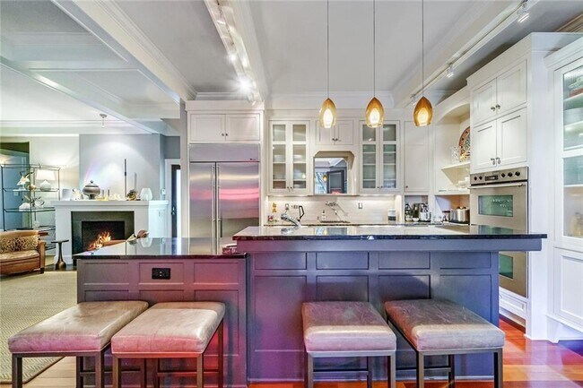 Building Photo - 868 Rosedale Rd NE