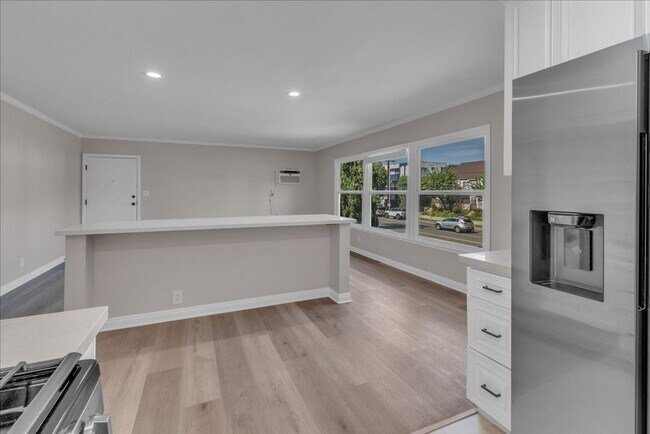 Building Photo - 4943 Coldwater Canyon Ave