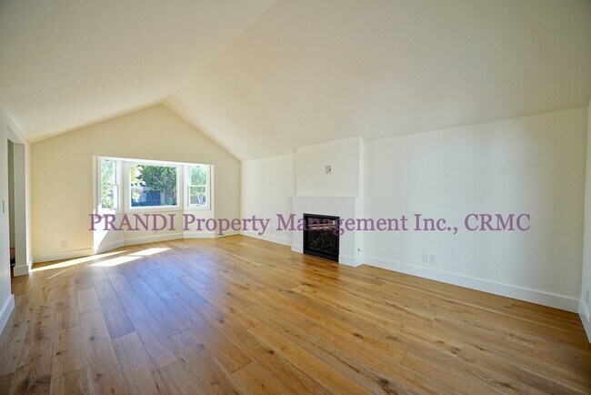 Building Photo - Marinwood Gem, Fully Renovated, Stylish an...
