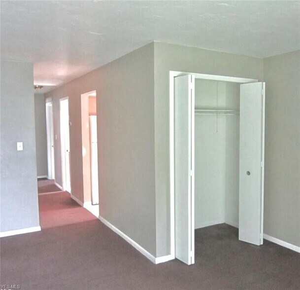 Building Photo - 12118 Center Ave