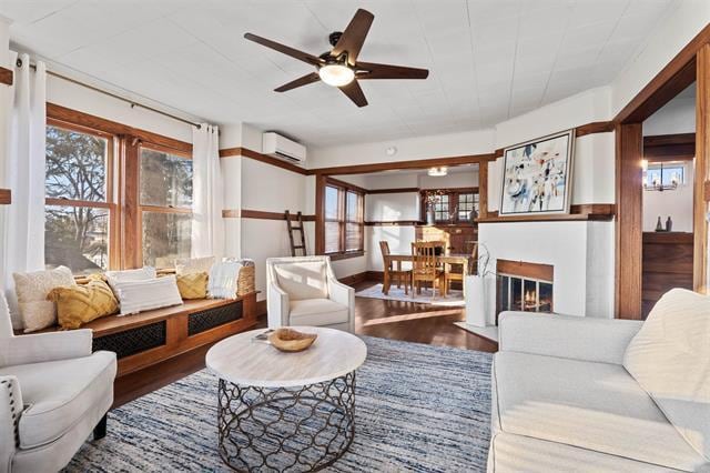 Building Photo - 504 W Seerley Blvd