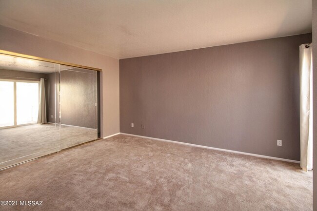 Building Photo - 4465 E Mossy Brook Pl