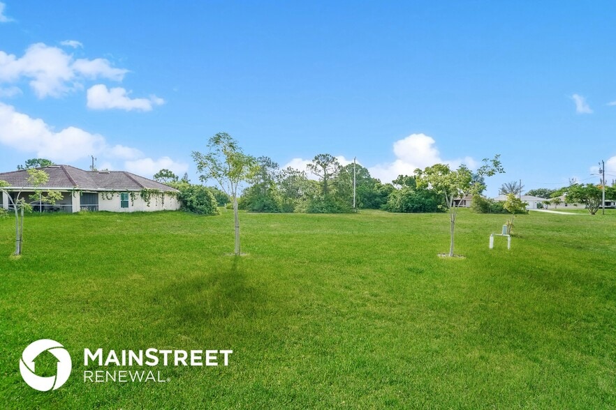 Building Photo - 2141 NW 18th Pl