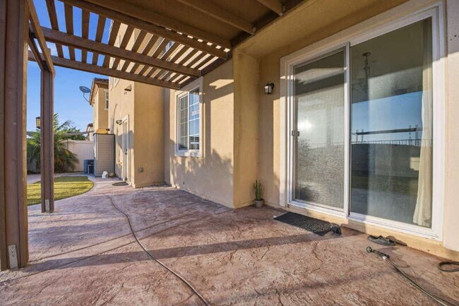 Building Photo - 1482 Franceschi Dr