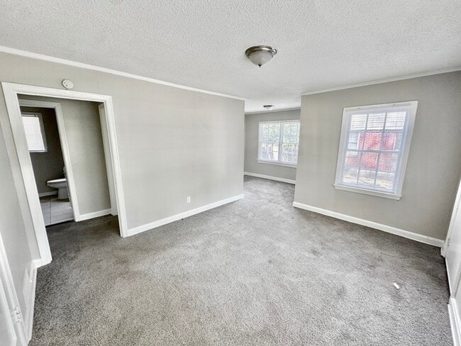Building Photo - 3452 Dunn Ave
