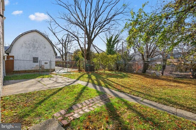 Building Photo - 3207 11th Pl SE