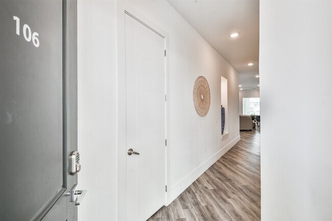 Building Photo - 15260 TX-105