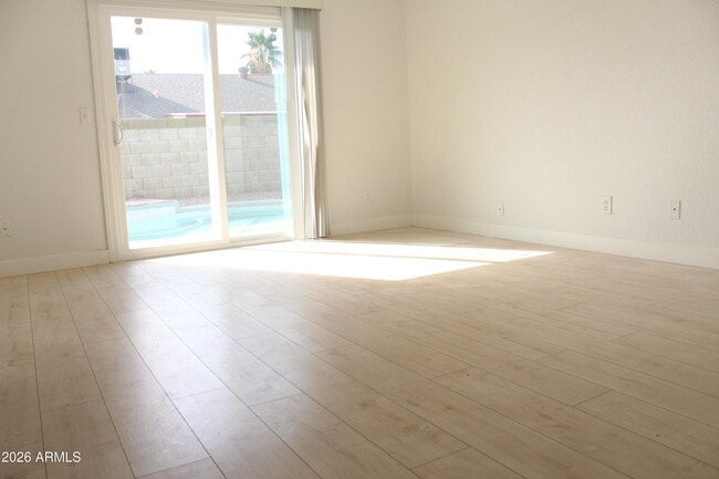 Building Photo - 7301 W Canterbury Dr