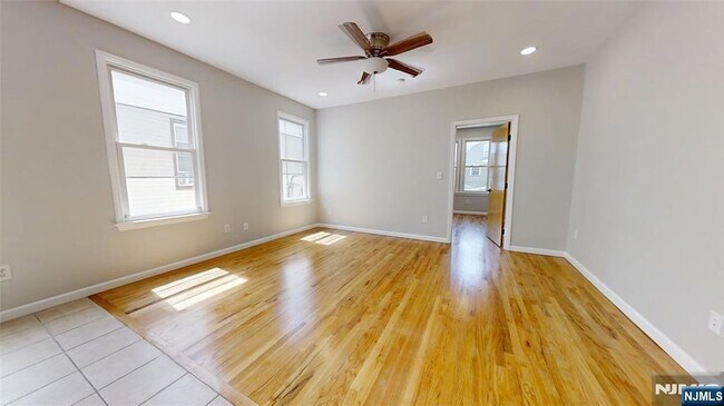 Building Photo - 11 Schuyler Ct