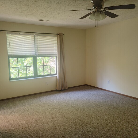 Building Photo - 1276 Robbins Run Ct