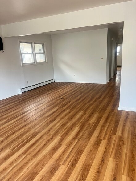 Building Photo - 8431 Columbia Ave