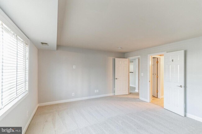 Building Photo - 1601 N Van Dorn St