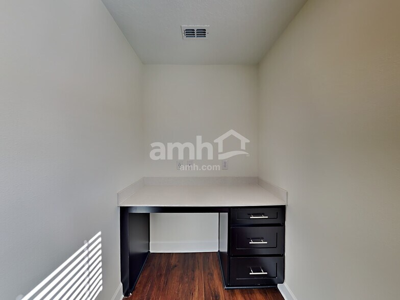 Building Photo - 2109 Saffron Walden Dr