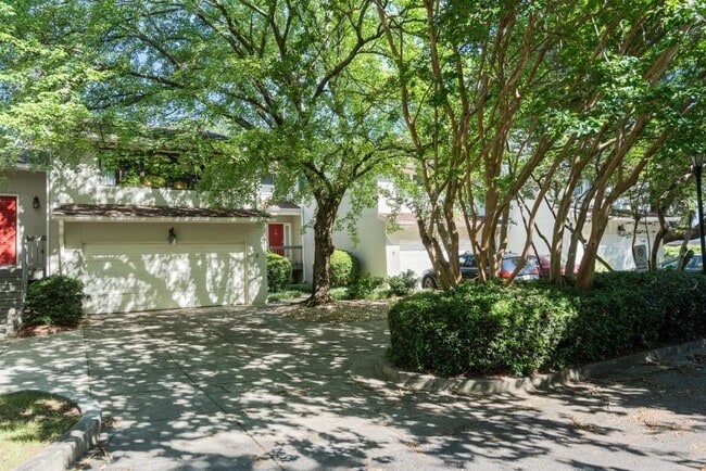 Building Photo - 3 Gilbert Trail NE