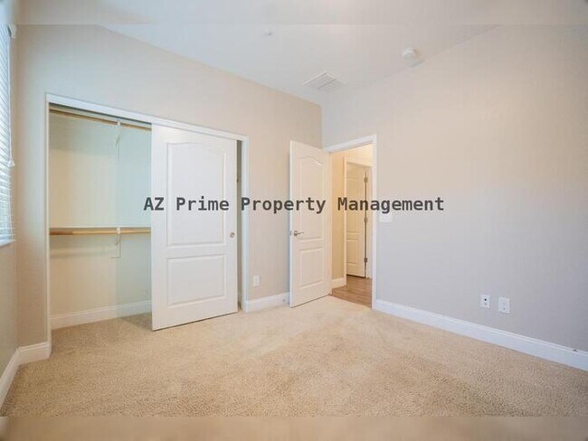 Building Photo - 9215 W Dreyfus Dr