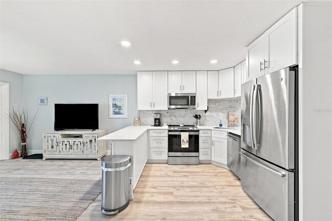 Building Photo - 7151 Sunset Way