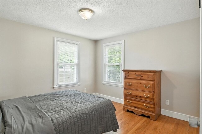 Building Photo - 1118 Boston Rd