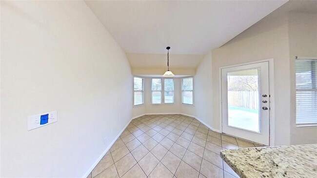 Building Photo - 903 Lantana Dr