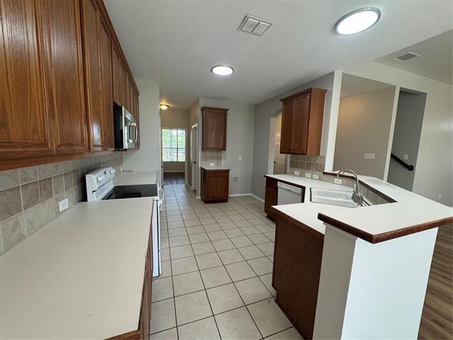 Building Photo - 5913 Big Pine Dr
