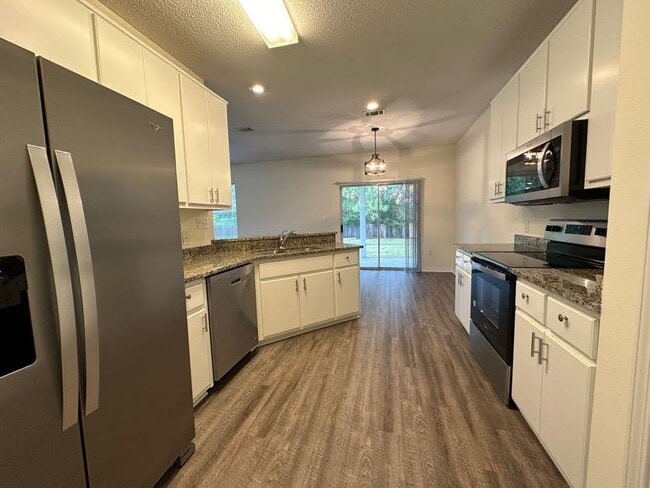 Building Photo - 31 White Heron Dr