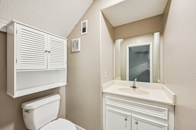 Building Photo - 100 Westpark Dr