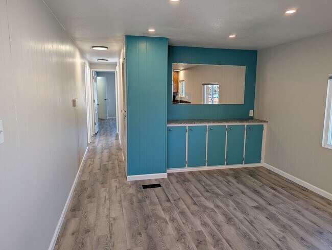 Building Photo - 5737 Klondike Dr