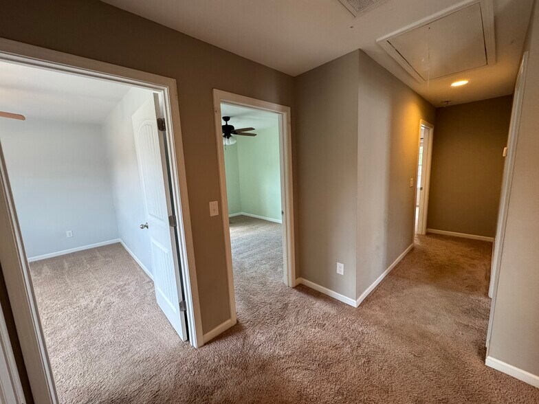 Building Photo - 440 Colony Lakes Dr