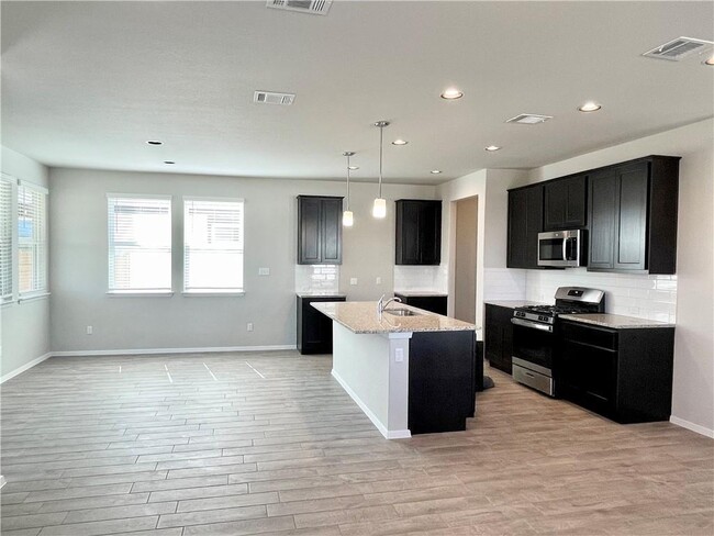 Building Photo - 208 Living Reef Dr