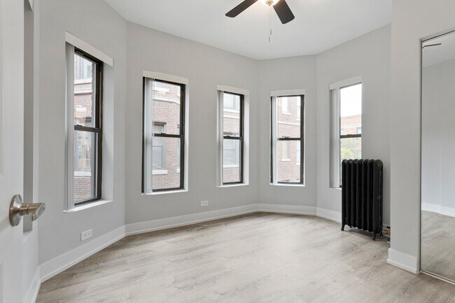 Building Photo - 1651 W Jonquil Terrace