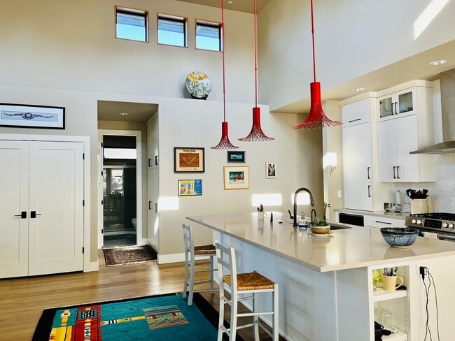 Building Photo - Stunning Prairie style 2bd/2bath + office in ClearPine!