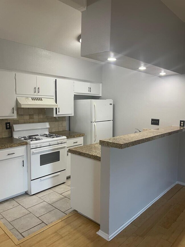 Building Photo - 8003 Pinedale Cove