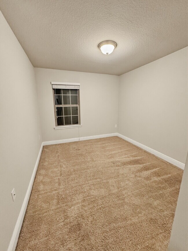 Building Photo - Navarre Lifestyle Living – Minutes to Beach & Base