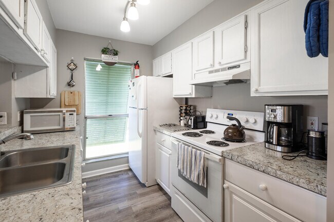 Building Photo - 184 Cypress Point Dr