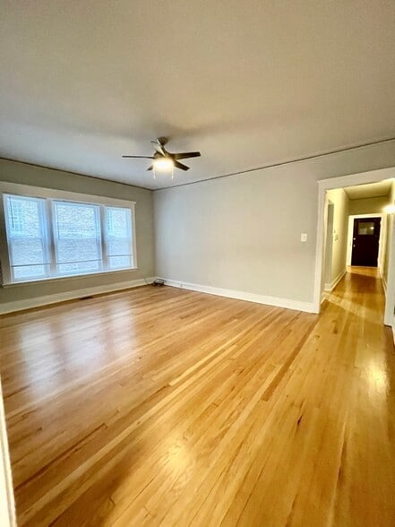 Building Photo - 1955 W Sunnyside Ave