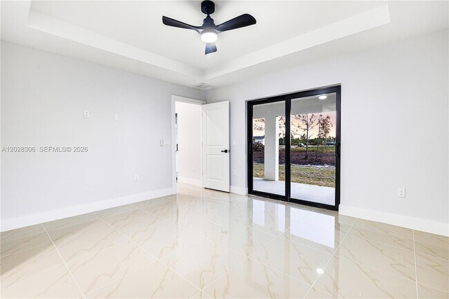 Building Photo - 450 Mercedes Ct