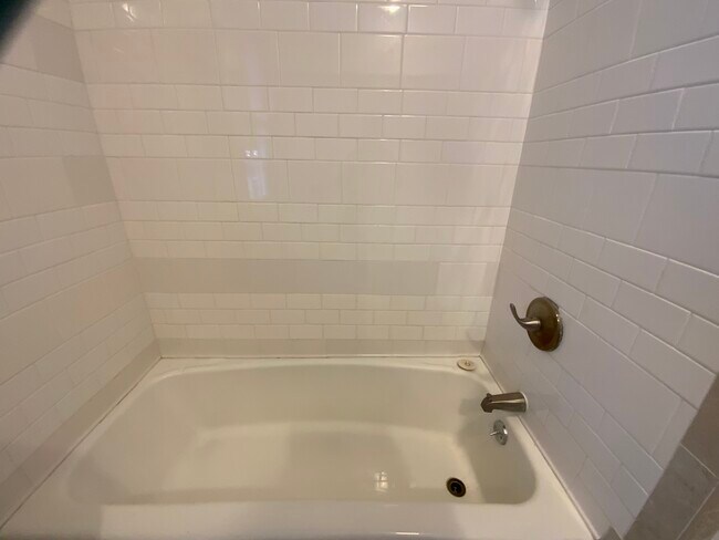 Building Photo - 1911 Ricouard Rd