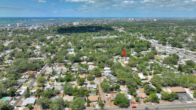 Building Photo - 5100/5102 24th Ave - Duplex