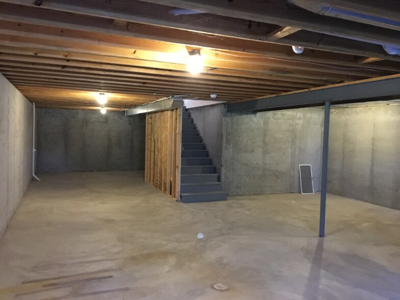 Building Photo - 60 Westhampton Ct