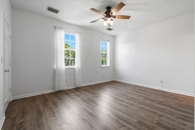 Building Photo - 276 Quarry Knoll Way