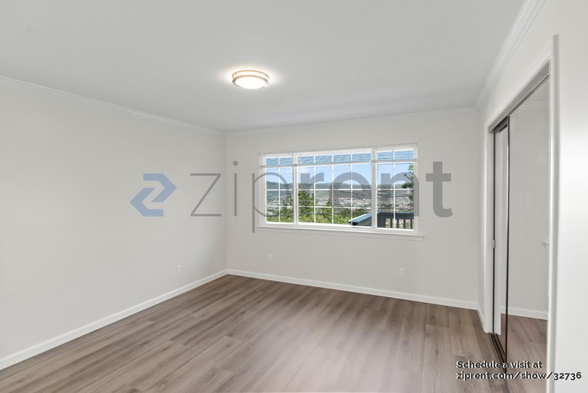 Building Photo - 220 Emaron Dr