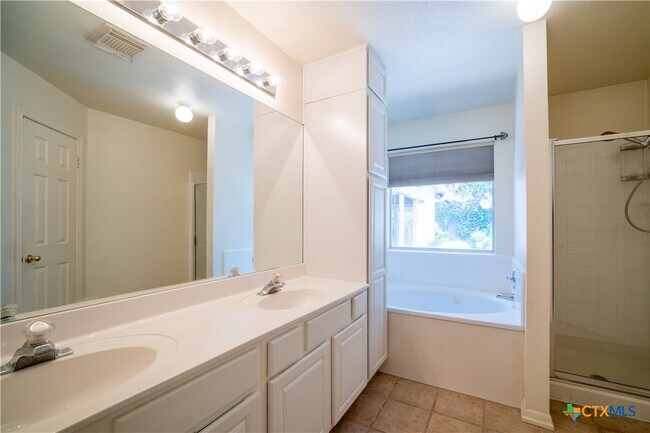 Building Photo - 1131 River Rock